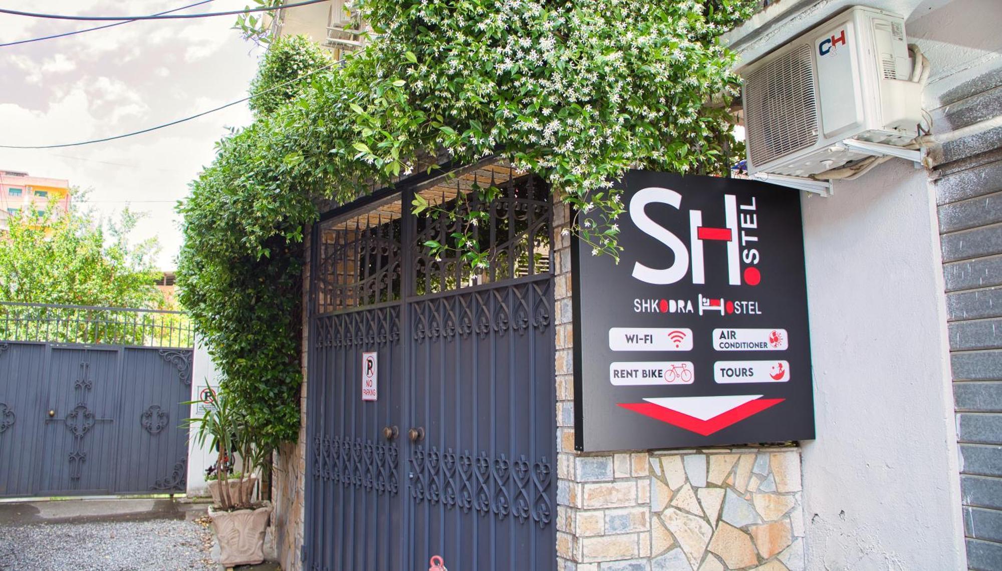 Shkodra Hostel & Day Tours ภายนอก รูปภาพ